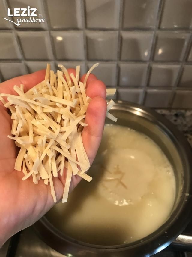 Erişteli Yoğurt Çorbası