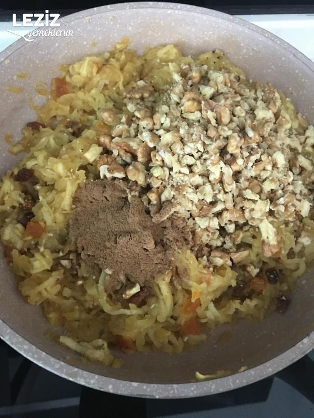 Kuru Meyveli Elmalı Tart