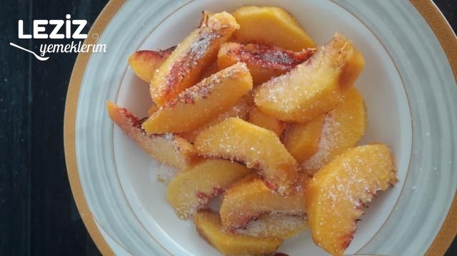 Nefis Şeftalili Kek