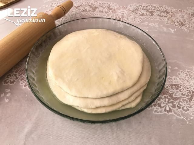 Kıymalı Çarşaf Böreği (El Açması)