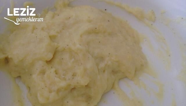 Güveçte Patates Ve Püreli Köfte