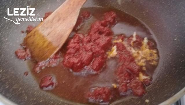 Güveçte Patates Ve Püreli Köfte