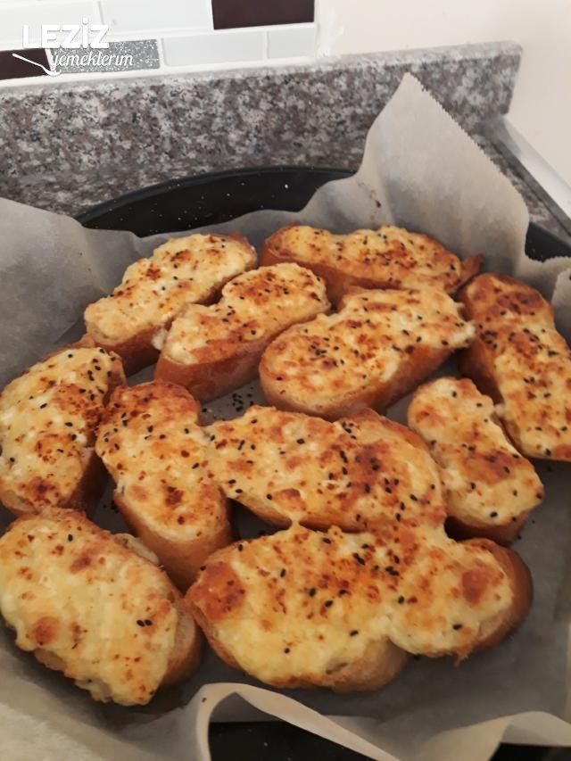 Kahvaltılık Peynirli Yumurtalı Ekmekler