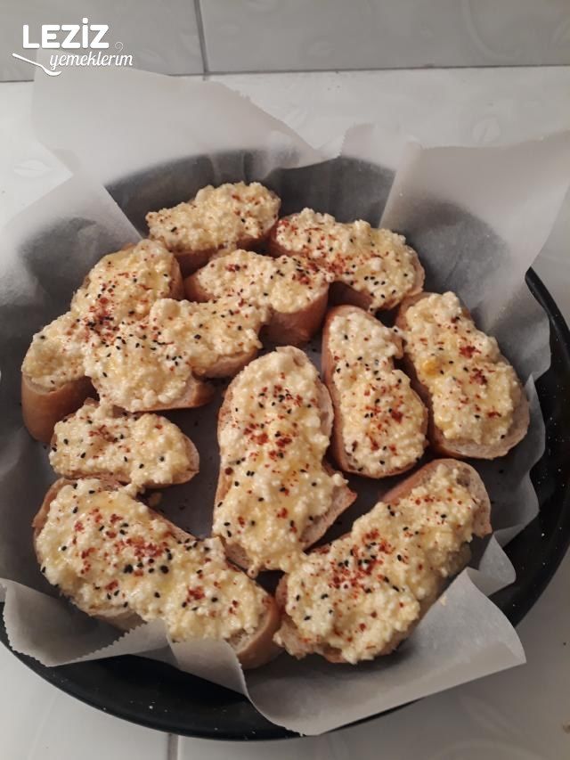 Kahvaltılık Peynirli Yumurtalı Ekmekler