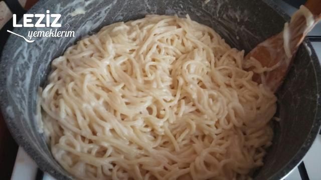 Fırında Beşamel Soslu Nefis Makarna