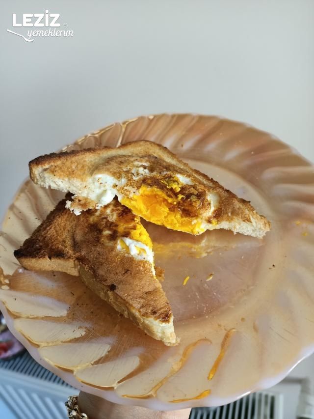 Tost Ekmeğinden Yumurtalı Ekmek Tarifi
