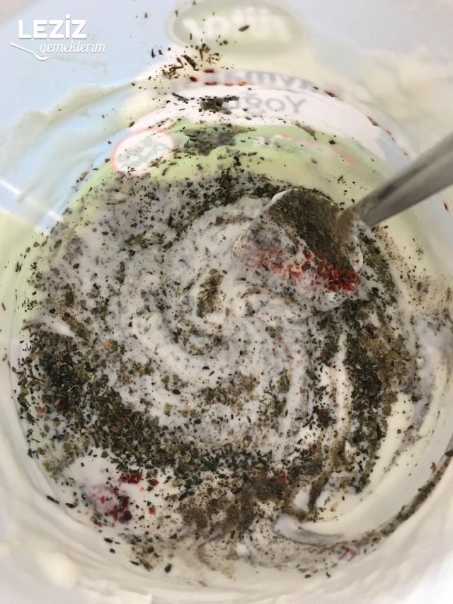 Fırında Yoğurtlu Elma Dilim Patates