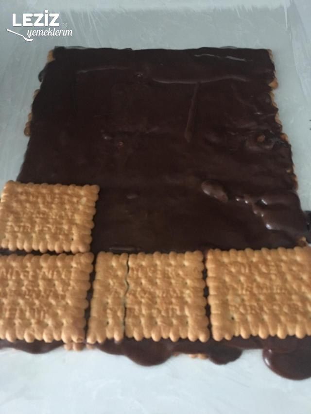 Muzlu Çikolatalı Üçgen Pasta Nasıl Yapılır