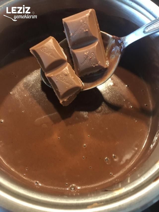 Muzlu Çikolatalı Üçgen Pasta Nasıl Yapılır