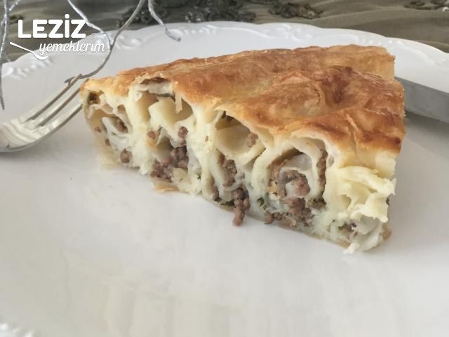 Kıymalı Sarmal Börek Tarifi