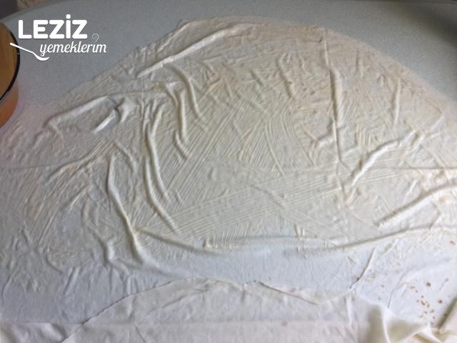 Kıymalı Sarmal Börek Tarifi