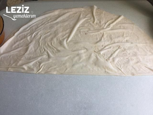 Kıymalı Sarmal Börek Tarifi