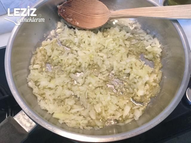 Kıymalı Sarmal Börek Tarifi