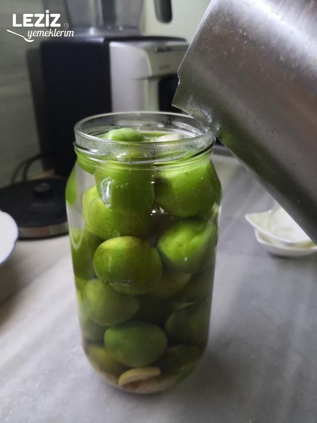 Yeşil Erik Turşusu Nasıl Yapılır