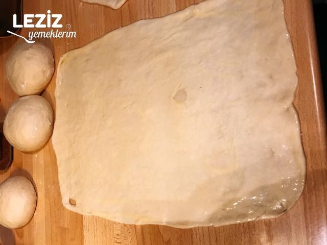 Susamlı Peynirli Rulo Poğaça (Simit Tadında)