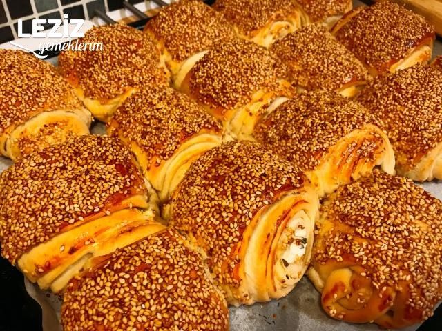 Susamlı Peynirli Rulo Poğaça (Simit Tadında)