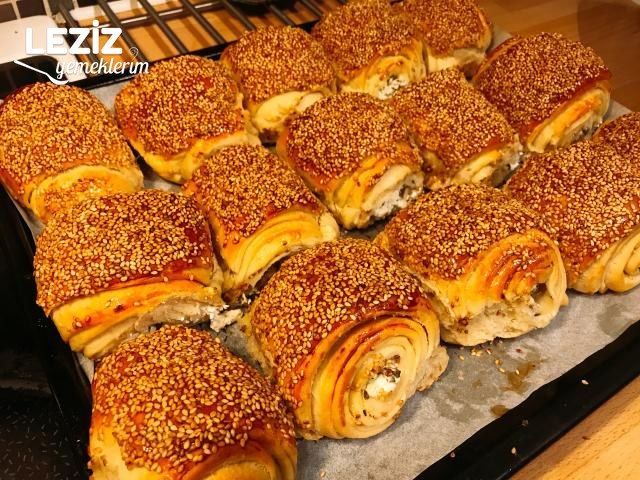 Susamlı Peynirli Rulo Poğaça (Simit Tadında)