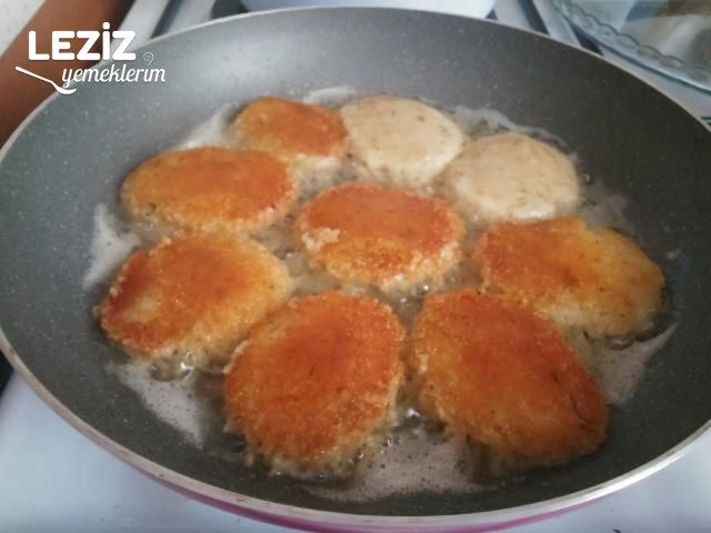 Kahvaltıya Çıtır Çıtır Peynir Köftesi