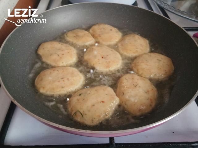 Kahvaltıya Çıtır Çıtır Peynir Köftesi