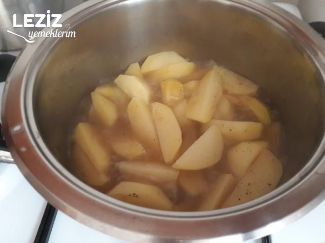 Kahvaltıya Haşlama Baharatlı Elma Dilim Patates