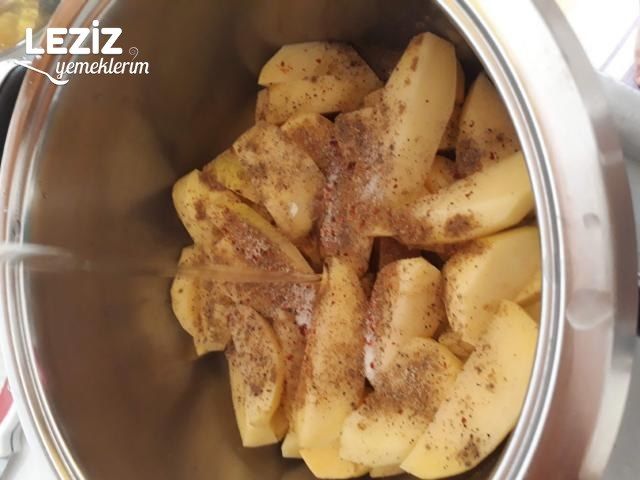 Kahvaltıya Haşlama Baharatlı Elma Dilim Patates