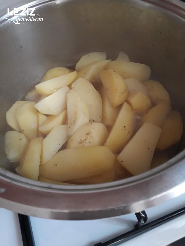 Kahvaltıya Haşlama Baharatlı Elma Dilim Patates