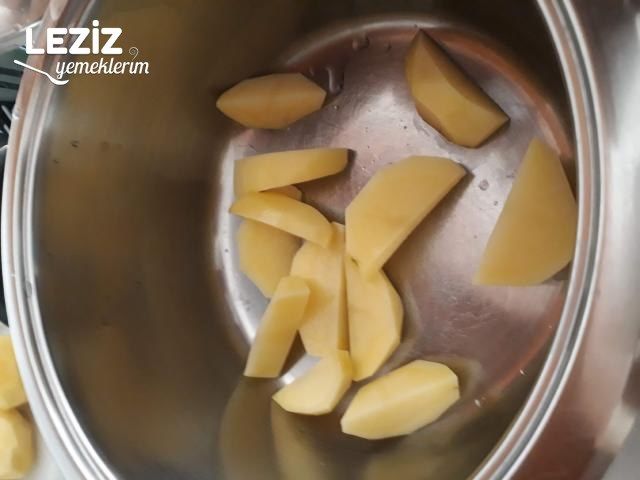 Kahvaltıya Haşlama Baharatlı Elma Dilim Patates