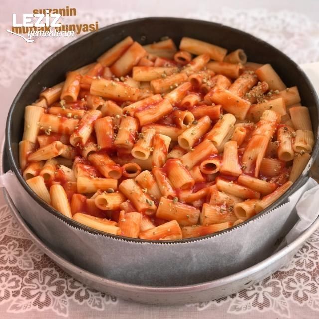 Makarna Pizzası