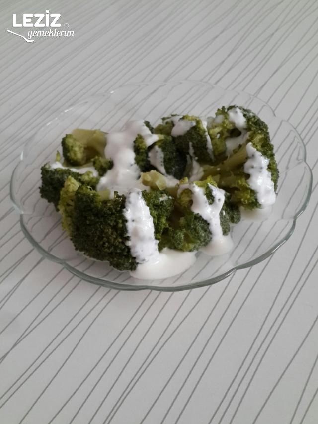 Yoğurtlu Brokoli Karnabahar Salatası