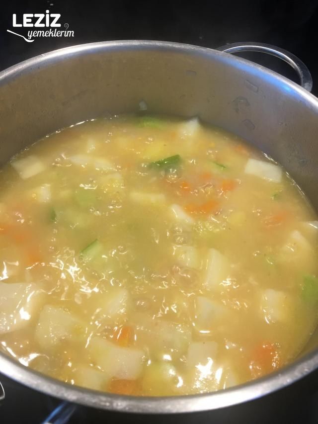 Kerevizli Sütlü Sebze Çorbası