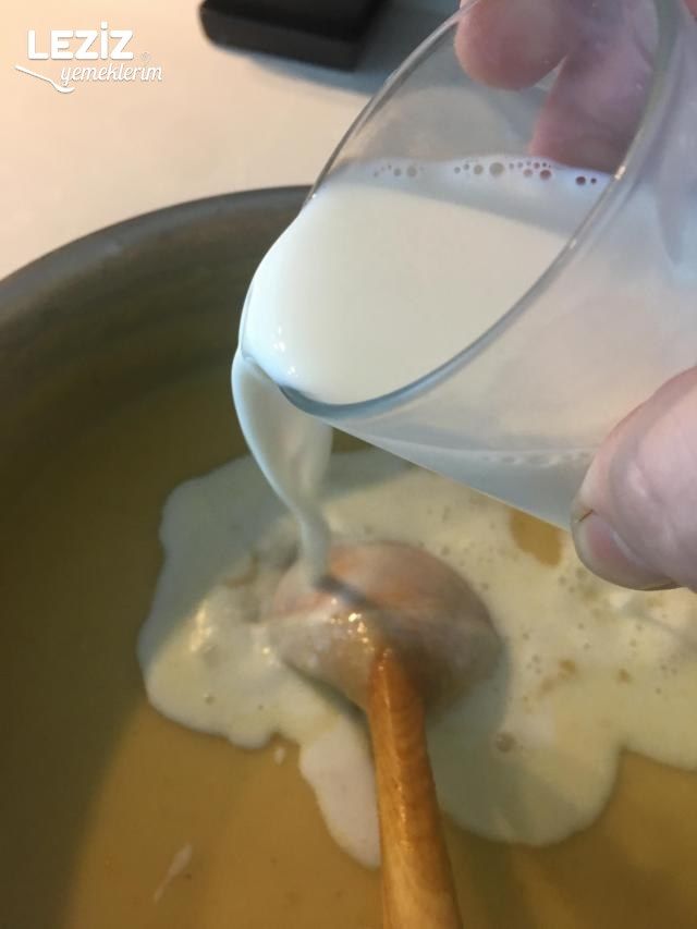 Kerevizli Sütlü Sebze Çorbası