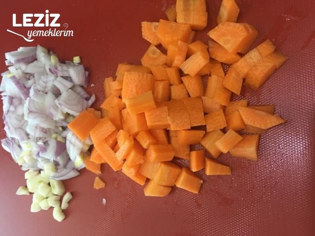 Kerevizli Sütlü Sebze Çorbası