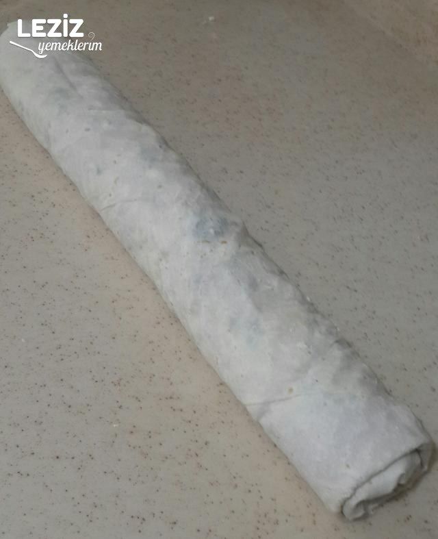 3 Katlı Rulo Börek