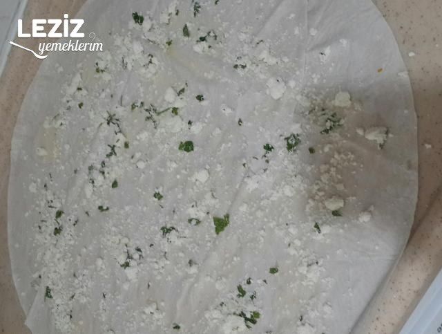 3 Katlı Rulo Börek