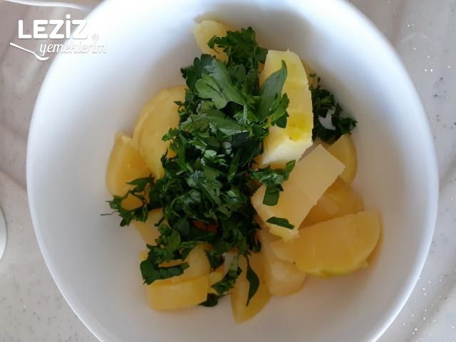 Pratik Patates Salatası