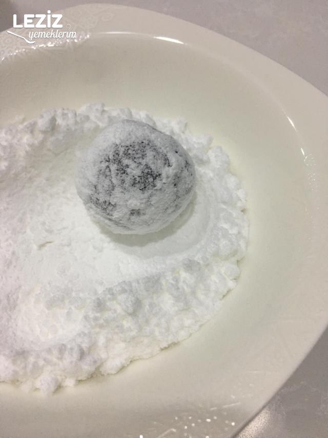 Nefis Kakaolu Çatlak Kurabiye Tarifi