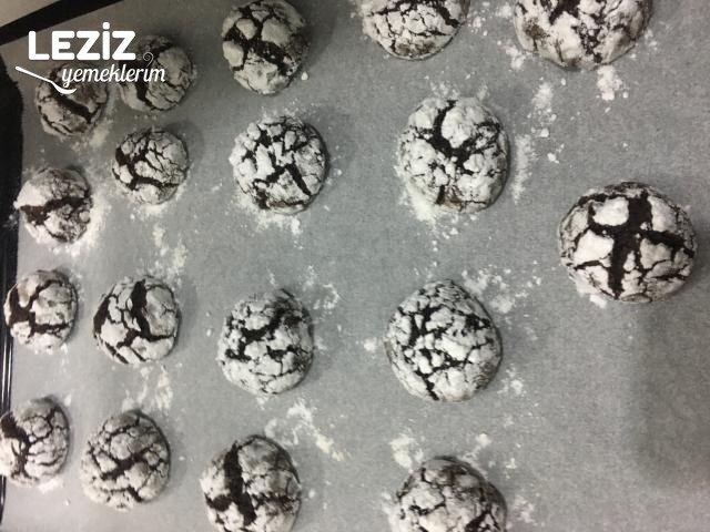 Nefis Kakaolu Çatlak Kurabiye Tarifi