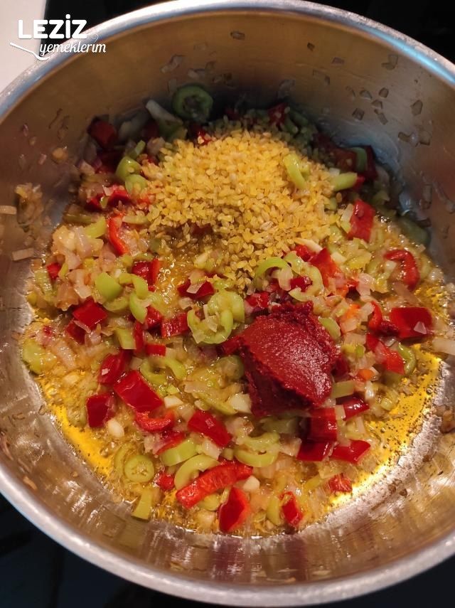 Sarımsaklı Yoğurtlu Bulgurlu Ispanak