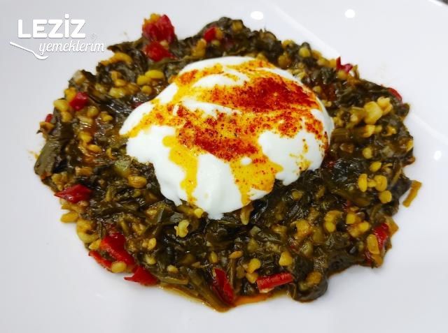 Sarımsaklı Yoğurtlu Bulgurlu Ispanak