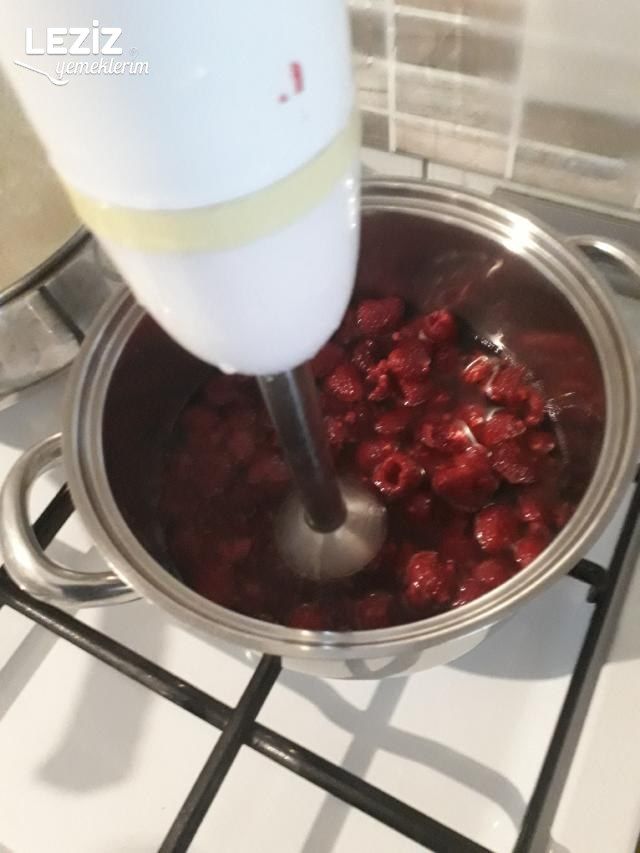 Süzme Yoğurtlu Frambuazlı Cheesecake