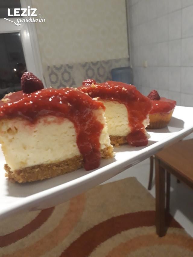 Süzme Yoğurtlu Frambuazlı Cheesecake