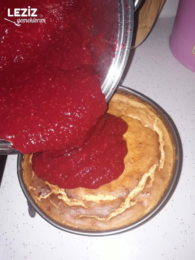 Süzme Yoğurtlu Frambuazlı Cheesecake