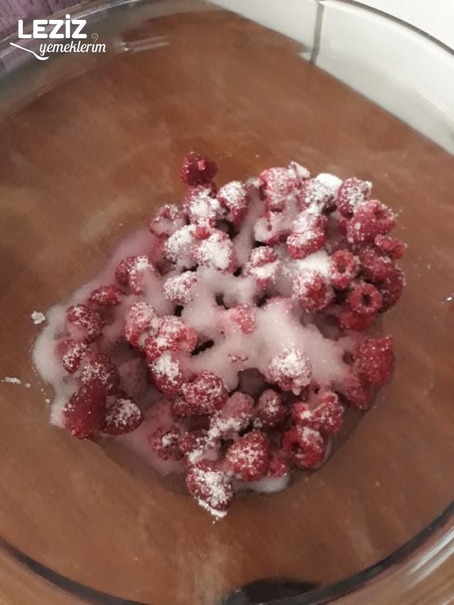 Süzme Yoğurtlu Frambuazlı Cheesecake