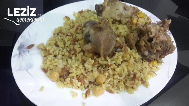Et Suyuna Nohutlu Bulgur Pilavı Tarifi