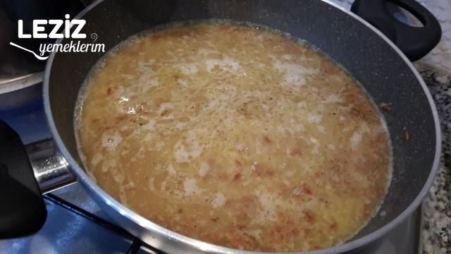 Et Suyuna Nohutlu Bulgur Pilavı Tarifi