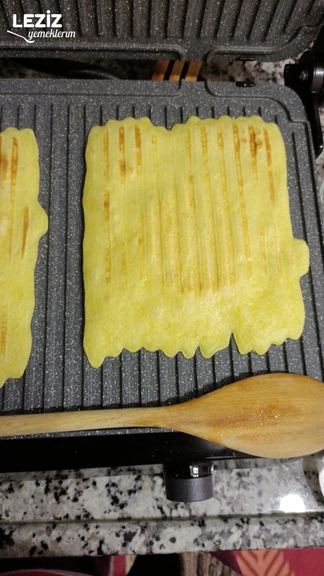 Tost Makinasında Waffle Nasıl Yapılır?