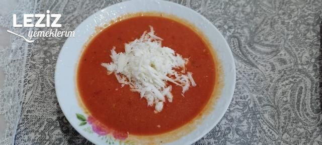 Kaşarlı Sarımsaklı Domates Çorbası (Sütsüz Kremasız)
