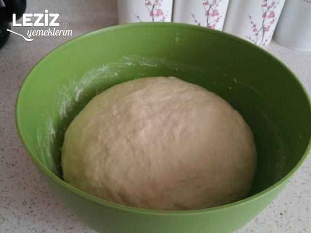 Atıştırmalık Yumuşacık Minik Pizzalar