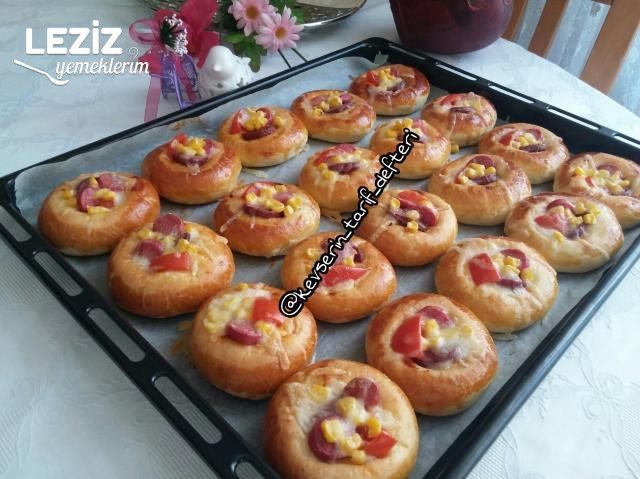 Atıştırmalık Yumuşacık Minik Pizzalar