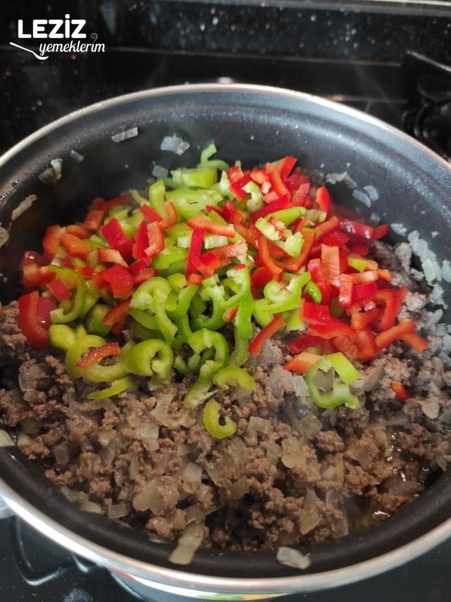 Kıymalı Beşamel Soslu Lazanya